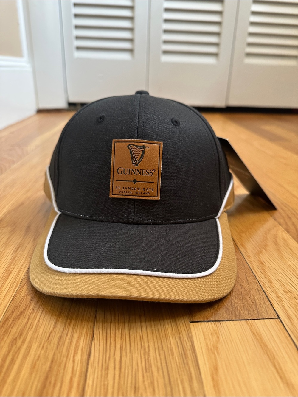 Guinness Men’s Black and Tan Branded Baseball Cap